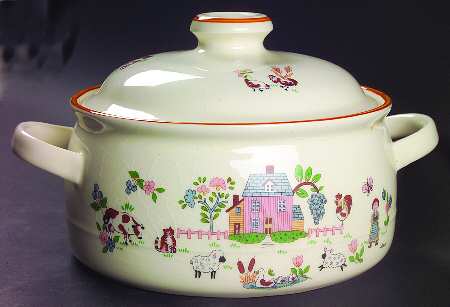 Country Home 2 Qt Round Covered Casserole
