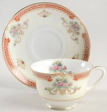 Cynthia Footed Cup & Saucer Set