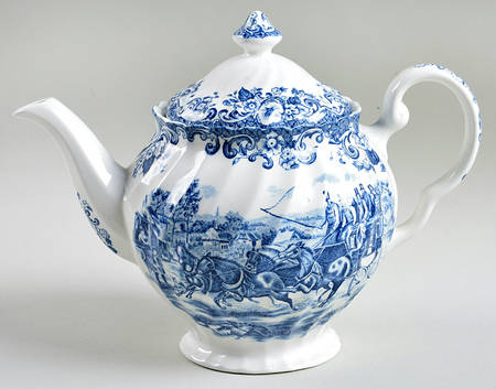 Coaching Scenes Blue Teapot & Lid