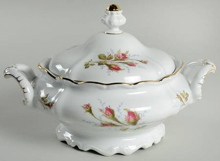 Antoinette Round Covered Vegetable