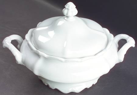 Aristocrat Round Covered Vegetable