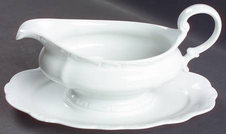 Aristocrat Gravy Boat with Attached Underplate