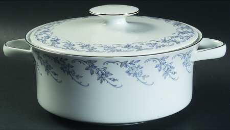 Blue Danube Round Covered Vegetable