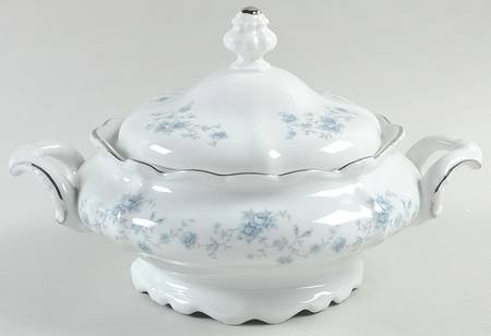 Blue Garland (Bavaria Backstamp) Round Covered Vegetable