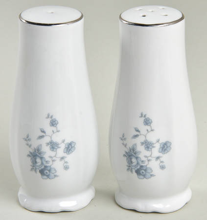 Blue Garland (Thailand Traditions) Salt & Pepper Set