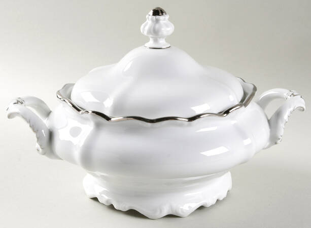 Platinum Baroque Round Covered Vegetable