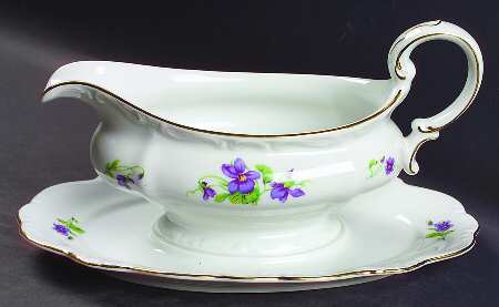 Violetta Gravy Boat with Attached Underplate
