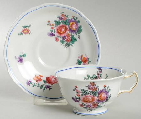 Olde English (Scalloped) Footed Cup & Saucer Set