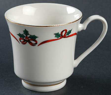 Ribbon & Holly Footed Cup