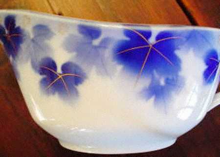 Amish Blue Gravy Boat
