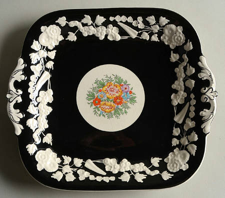 Rhapsody Black Square Handled Cake Plate