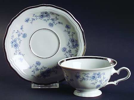 JOH313 Footed Cup & Saucer Set