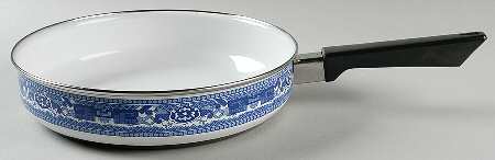 Willow Blue ("England 1883" Backstamp, China) 9" Metal Skillet