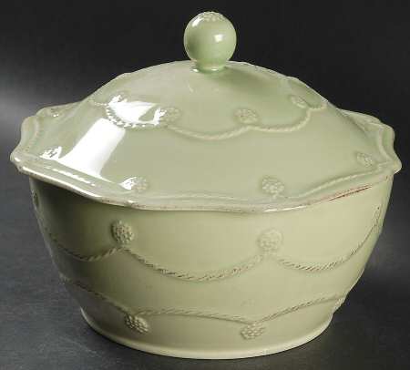Berry and Thread Pistachio Green 2 Qt Round Covered Casserole