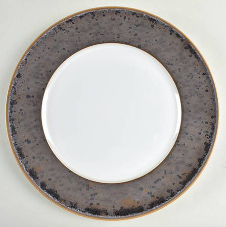 Aguirre Horizon Service Plate (Charger) by Jaune de Chrome