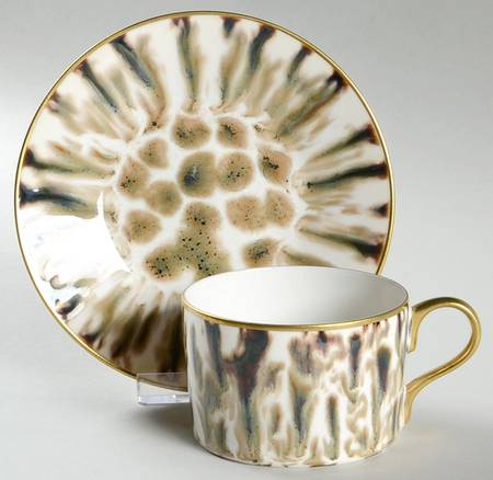 Cream Scale (Gold Trim) Flat Cup & Saucer Set