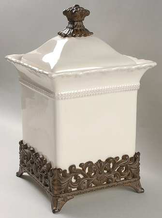 Foret Medium Canister with Metal Base