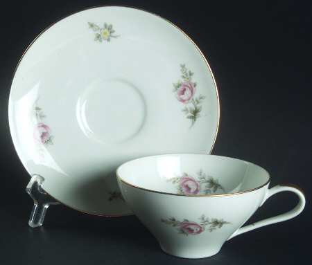 JOH379 Footed Cup & Saucer Set