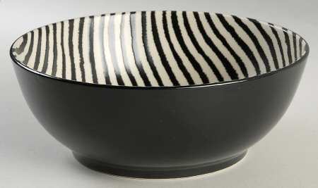 Zebra 9" Round Vegetable Bowl