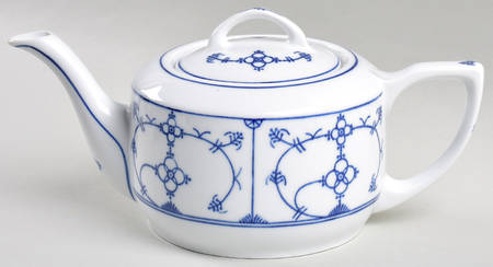Blau Saks Teapot & Lid