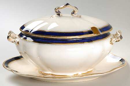 2390 Sauce Boat & Lid with Underplate by George Jones & Sons
