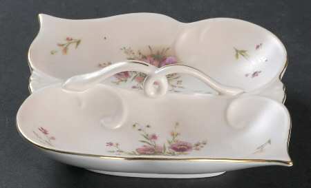 Hibiscus Bon Bon with Center Handle