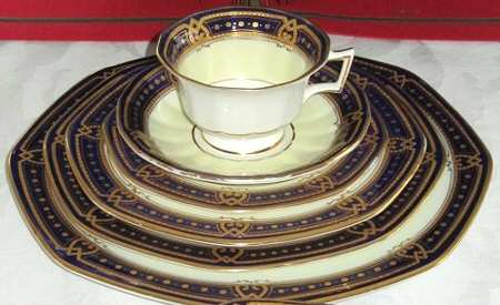 23794 Footed Cup & Saucer Set