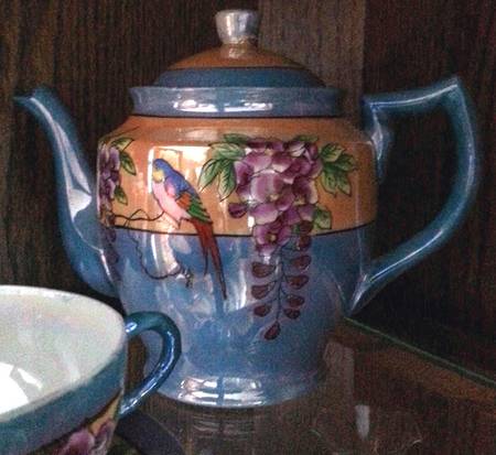 PAQ33 Teapot & Lid by Paulownia