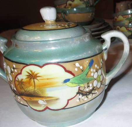 PAQ39 Sugar Bowl & Lid by Paulownia