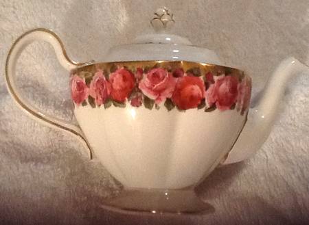 JON146 Teapot & Lid