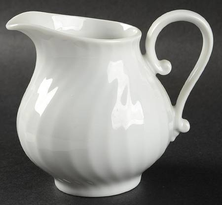 Nicole (Swirl) Creamer