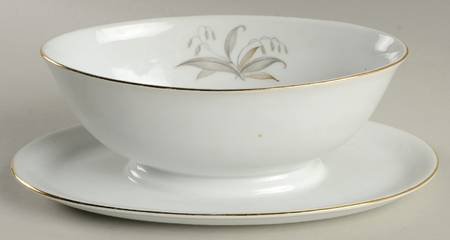 Golden Rhapsody Gravy Boat with Attached Underplate