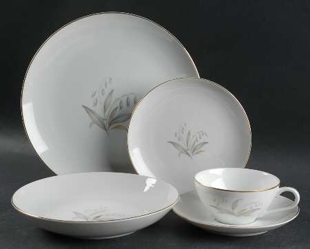 Golden Rhapsody 5 Piece Place Setting
