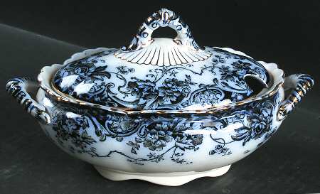 Chatsworth Sauce Boat & Lid