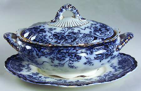 Chatsworth Sauce Boat & Lid with Underplate