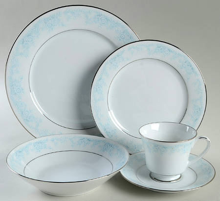 Wisteria 5 Piece Place Setting