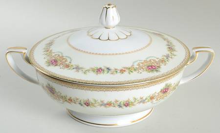 Karen Round Covered Vegetable