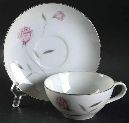 Innocence Flat Cup & Saucer Set