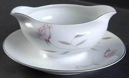 Innocence Gravy Boat with Attached Underplate