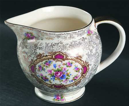 Pompadour (England) 32 Oz Pitcher