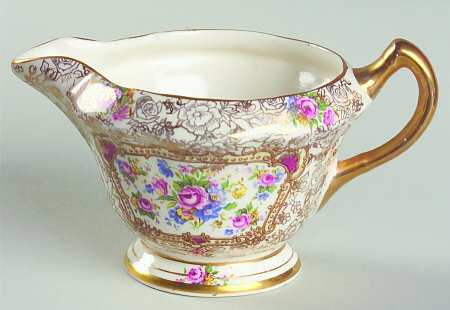 Pompadour (England) Creamer