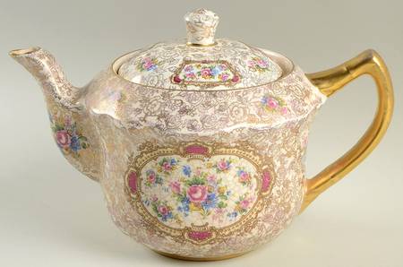Pompadour (England) Teapot & Lid