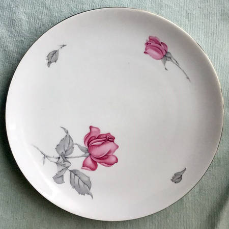 675 (Gold Trim) Large Dinner Plate