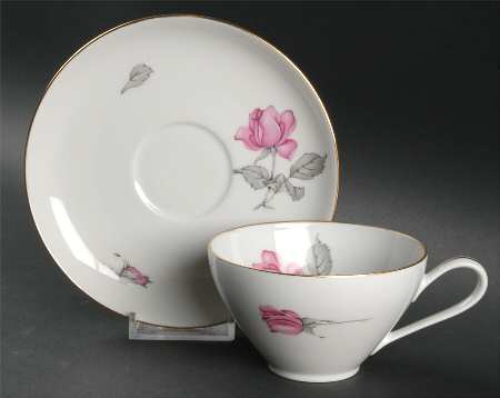675 (Gold Trim) Flat Cup & Saucer Set