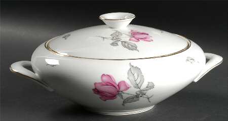 675 (Gold Trim) Round Covered Vegetable