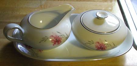 KPM39 Sugar Bowl & Lid