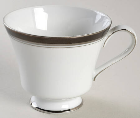 Victoria Footed Cup