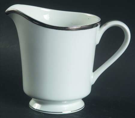 Wedding Band Creamer