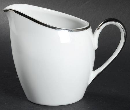 Wedding Band Creamer