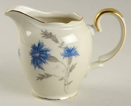Edith (Rim, Scalloped) Creamer